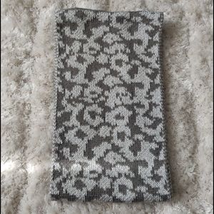 EUC Knit metallic leopard print infinity scarf